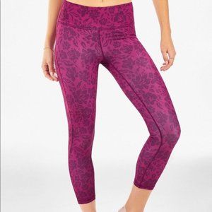 Fabletics Mid Rise Powerform Capri Pants - S